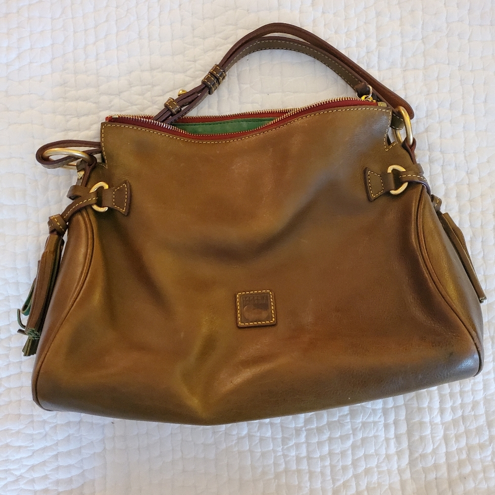 Olive green Dooney & Bourke leather purse  -